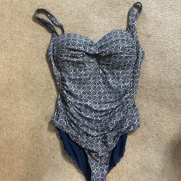 Nip Tuck Swim Size 14 One Piece Bathing Suit Blue and White Flattering - Picture 3 of 9